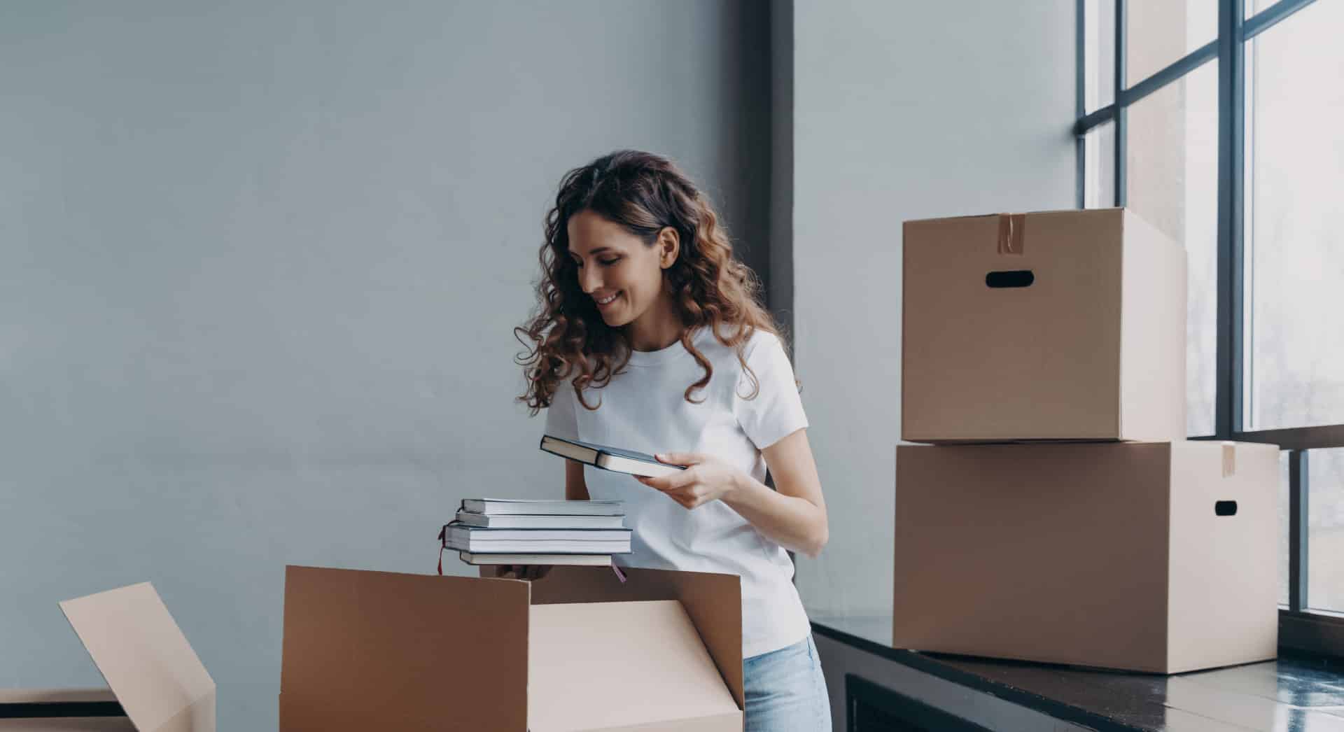 Student moving into student housing